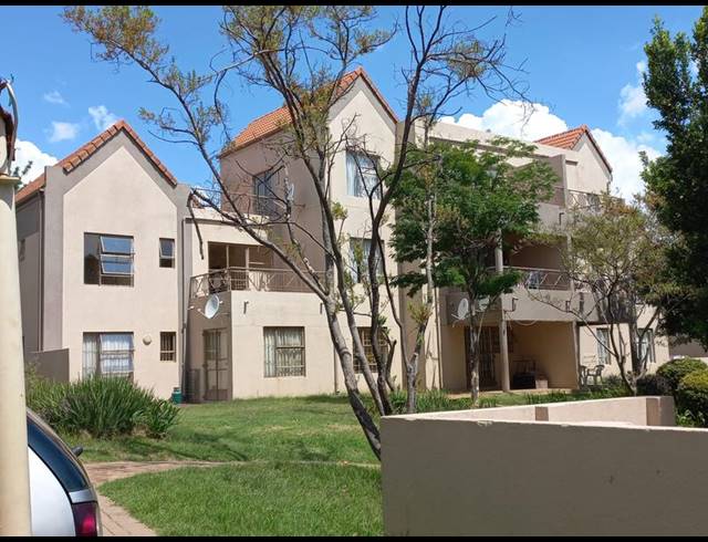 2 BEDROOM APARTMENT FOR SALE IN HALFWAY GARDENS